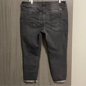 KanCan Estilo Cropped Jeans - Black Wash & Distressed & Skinny - Size 16